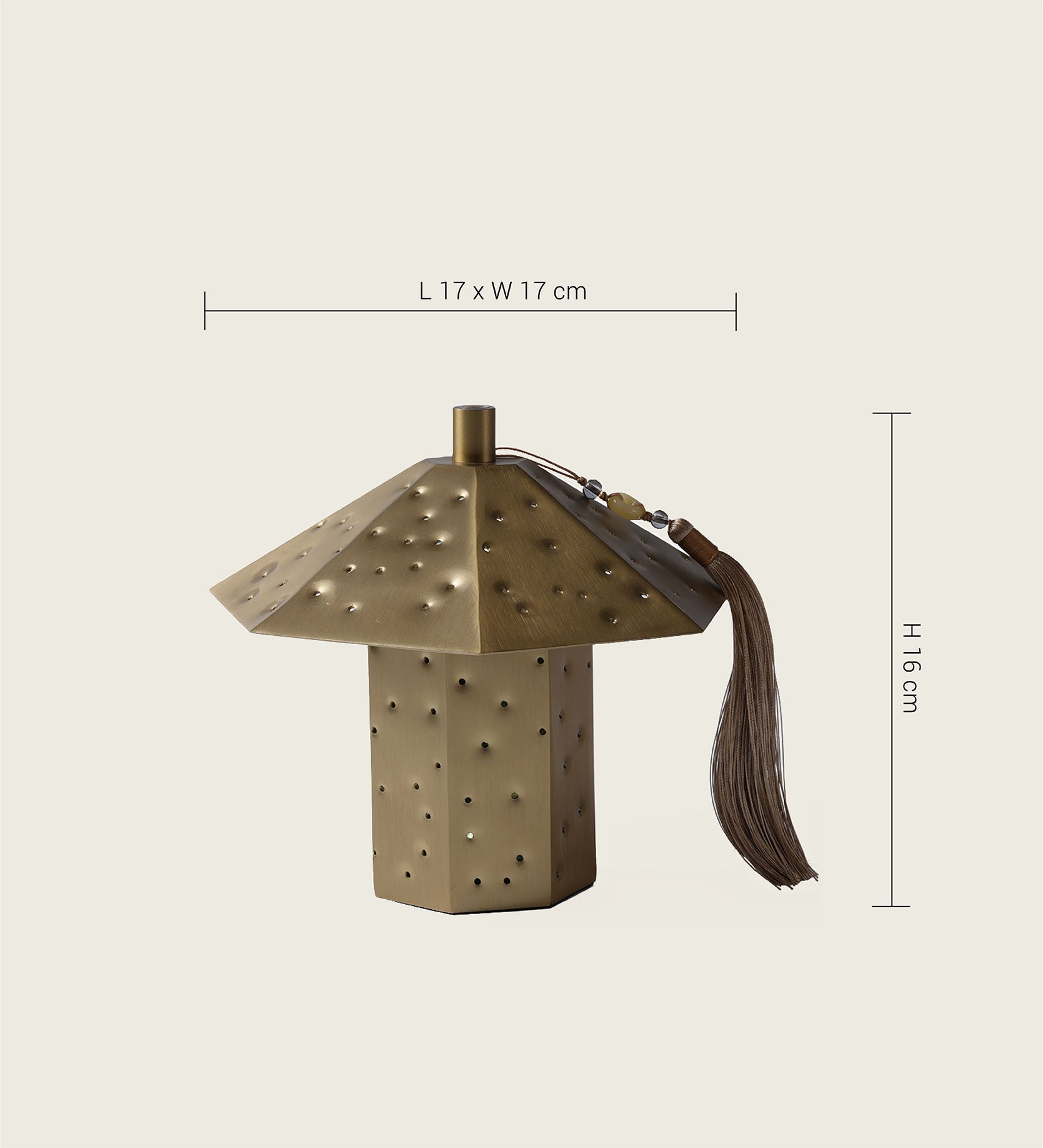 Technical dimensions and specifications of the artamore Polyhedron Starry Night Light, detailing its 17x17x16 cm size and sturdy brushed metal build.
