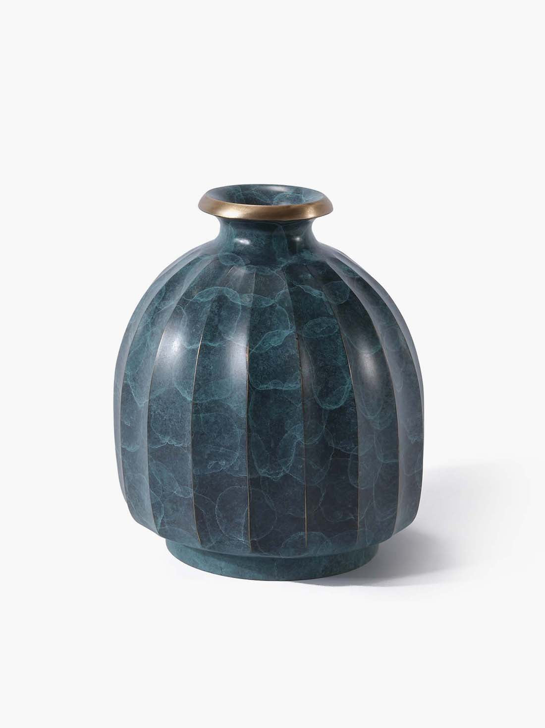 Curated artisanal tabletop decor and essential ritual objects designed for an effortless, quiet luxury lifestyle.